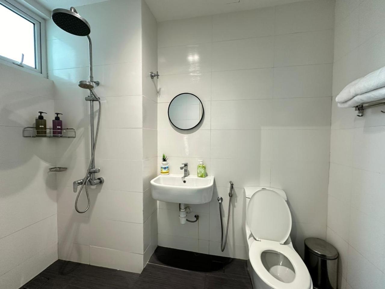 Twin Galaxy Muji Style 2 Bedroom With Balcony High Floor View