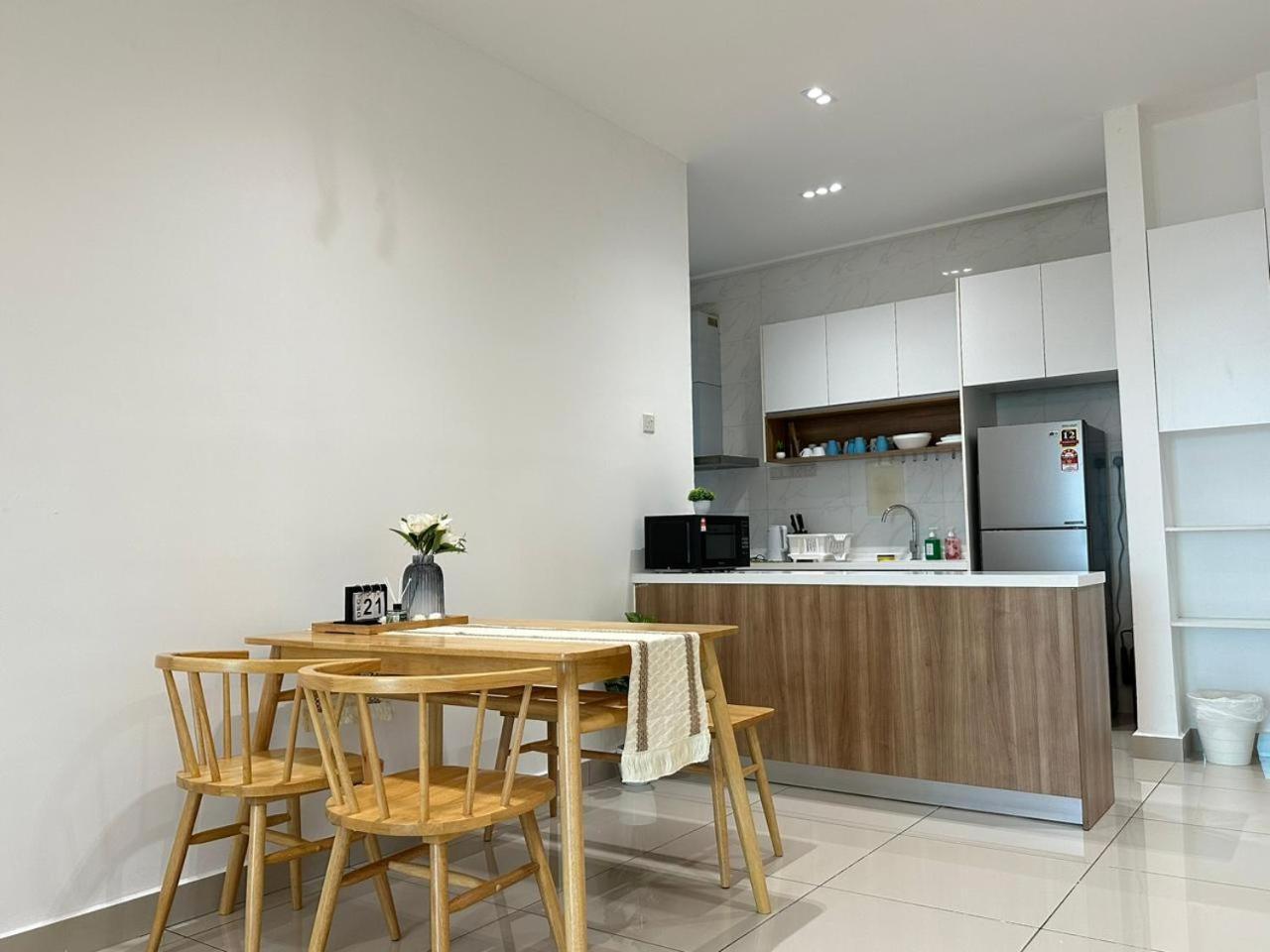 Twin Galaxy Muji Style 2 Bedroom With Balcony High Floor View Apartment *
