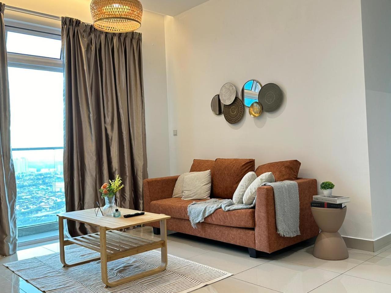 Twin Galaxy Muji Style 2 Bedroom With Balcony High Floor View Apartment